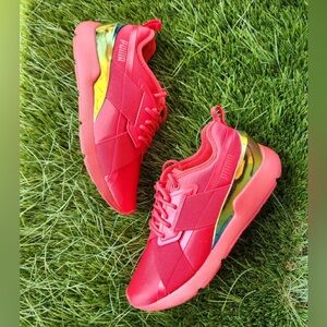 Red Puma Sneakers. Wmns 9.